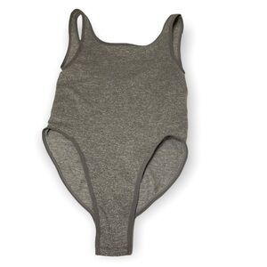 Free Press woman’s Gray ribbed bodysuit Sz S